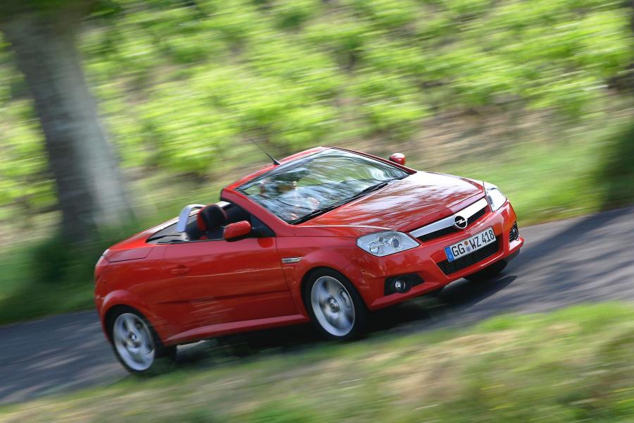  Opel Tigra Twin Top 2004 года  (фото 40 из 142)